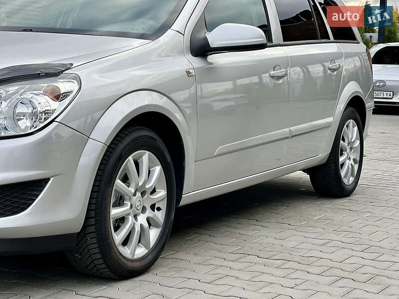 Универсал Opel Astra 2008 в Виннице