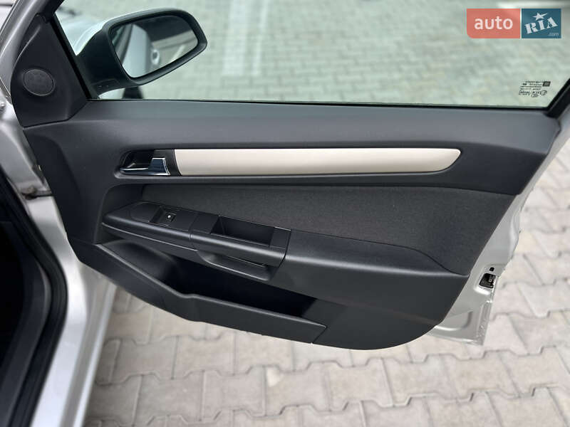 Универсал Opel Astra 2008 в Виннице