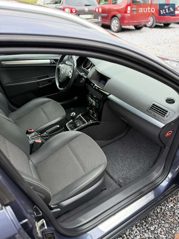 Универсал Opel Astra 2009 в Луцке фото 101 Универсал Opel Astra 2009 в Луцке