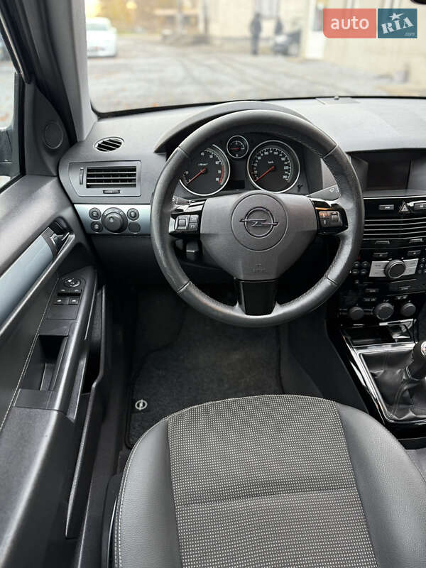 Универсал Opel Astra 2009 в Луцке фото 121 Универсал Opel Astra 2009 в Луцке