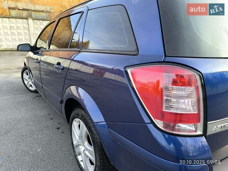 Универсал Opel Astra 2009 в Шепетовке