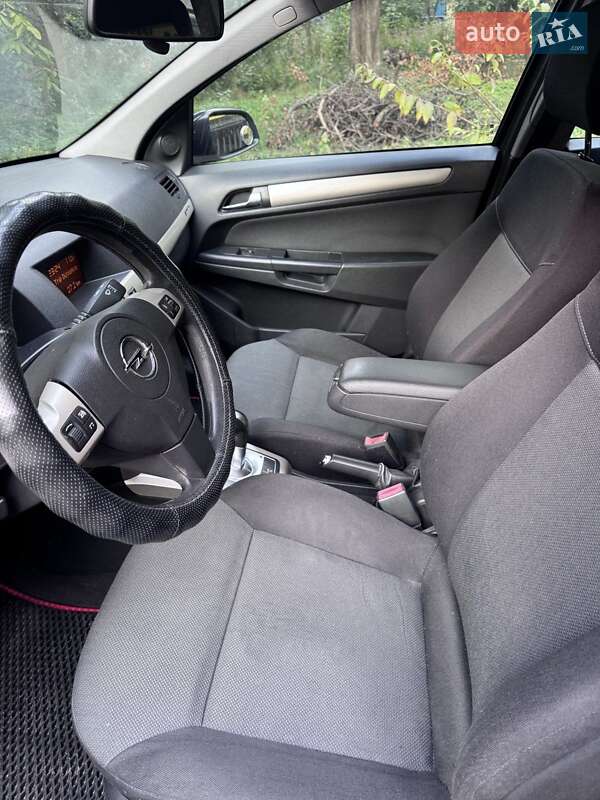 Хэтчбек Opel Astra 2007 в Киеве