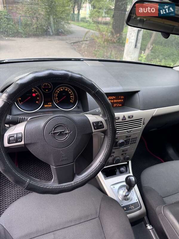 Хэтчбек Opel Astra 2007 в Киеве