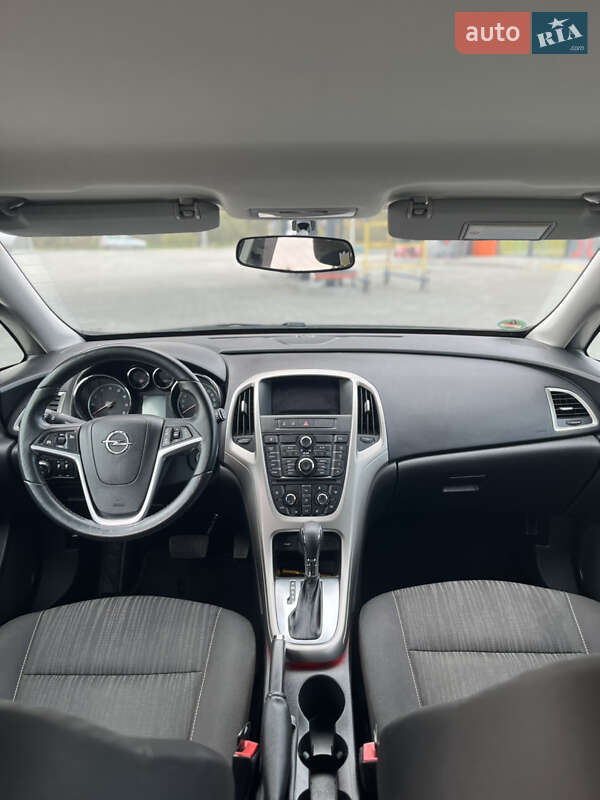 Универсал Opel Astra 2011 в Владимире фото 2 Универсал Opel Astra 2011 в Владимире