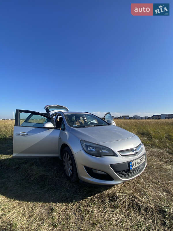 Универсал Opel Astra 2014 в Софиевской Борщаговке
