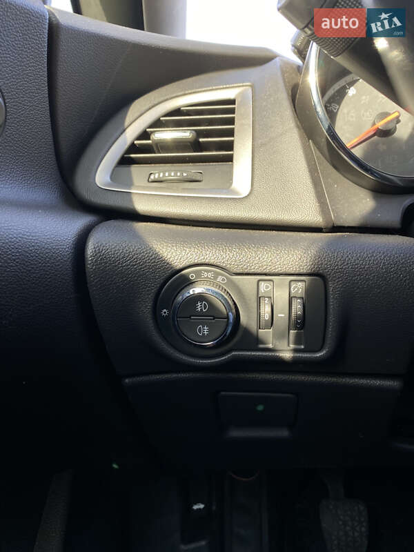 Универсал Opel Astra 2011 в Луцке фото 15 Универсал Opel Astra 2011 в Луцке