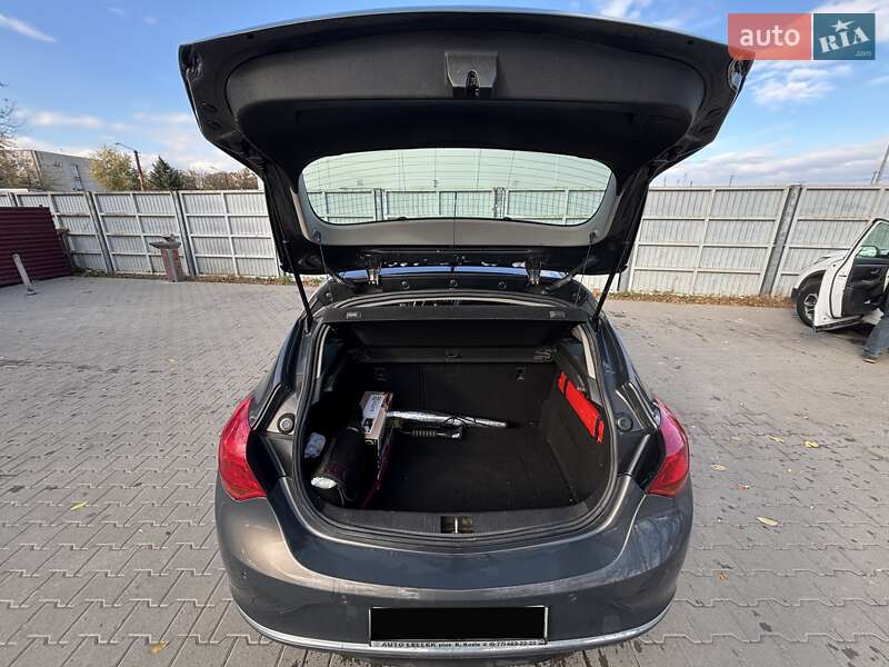 Хэтчбек Opel Astra 2013 в Львове