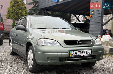 Седан Opel Astra 2006 в Львові