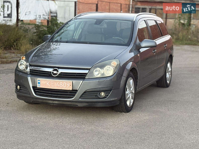 Универсал Opel Astra 2006 в Синельниково