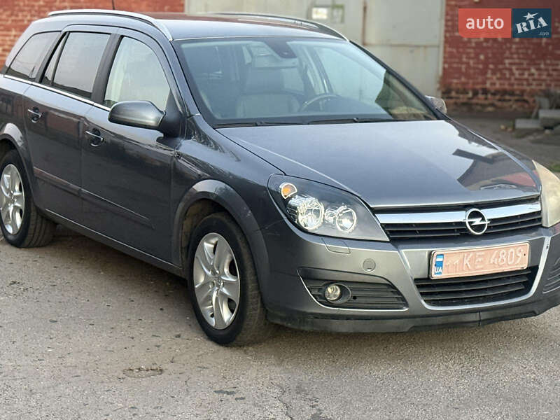 Универсал Opel Astra 2006 в Синельниково