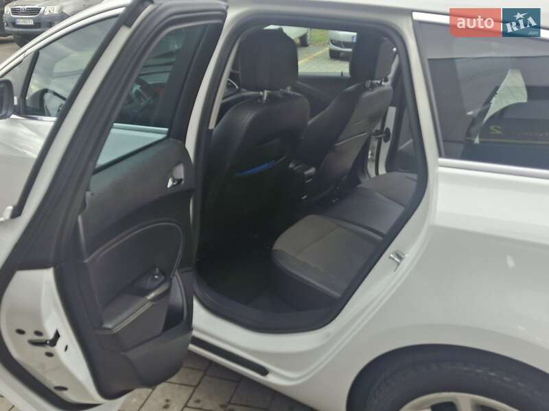 Универсал Opel Astra 2012 в Дрогобыче