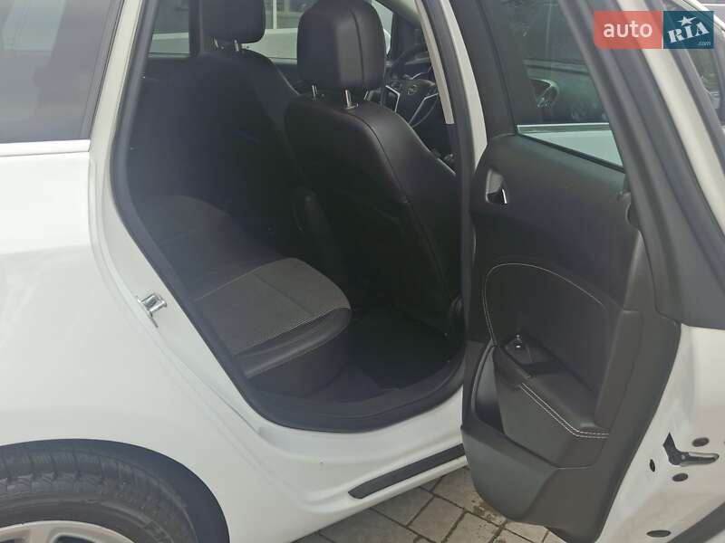 Универсал Opel Astra 2012 в Дрогобыче