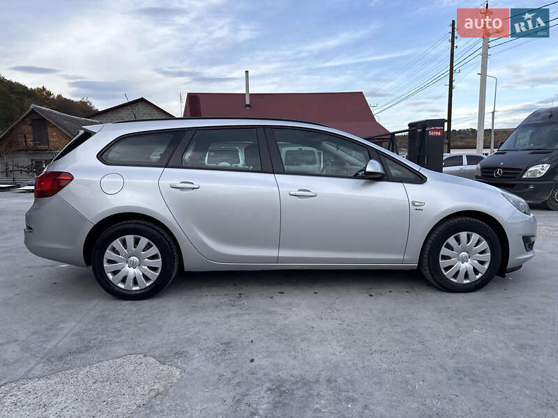 Універсал Opel Astra 2013 в Тернополі