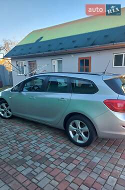 Універсал Opel Astra 2012 в Коломиї