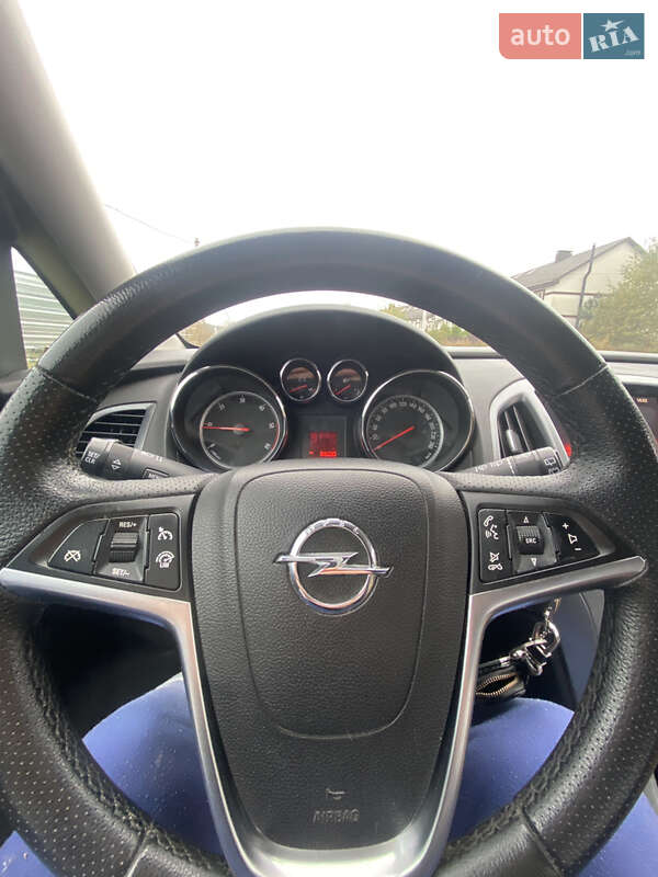 Универсал Opel Astra 2014 в Софиевской Борщаговке