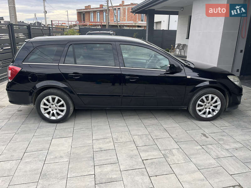 Универсал Opel Astra 2008 в Львове