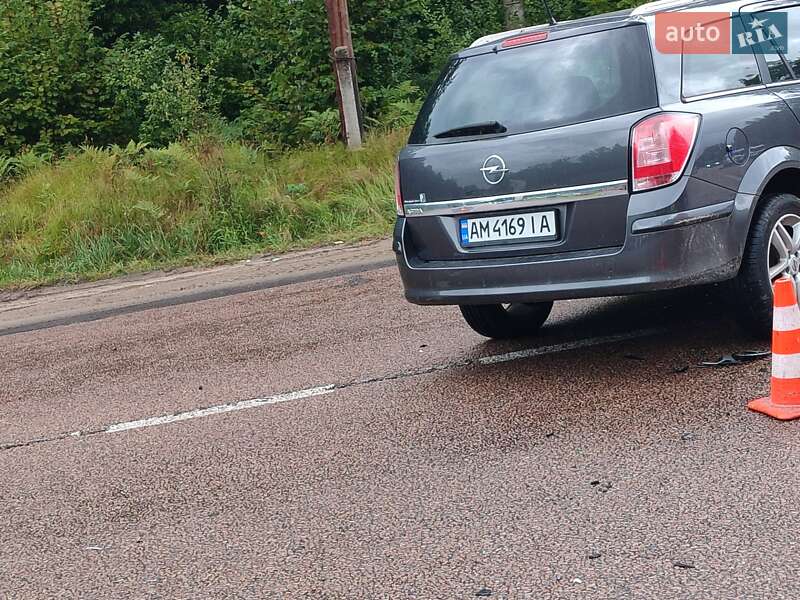 Универсал Opel Astra 2009 в Житомире