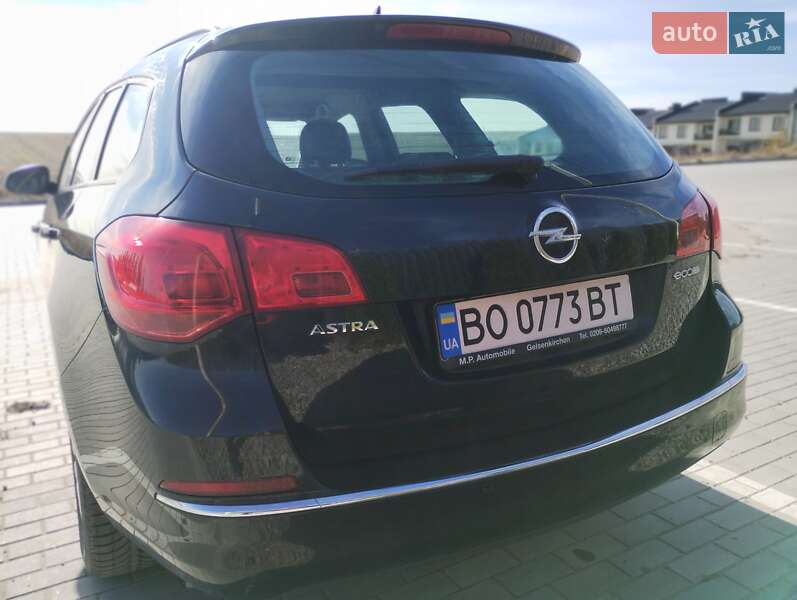 Универсал Opel Astra 2013 в Тернополе