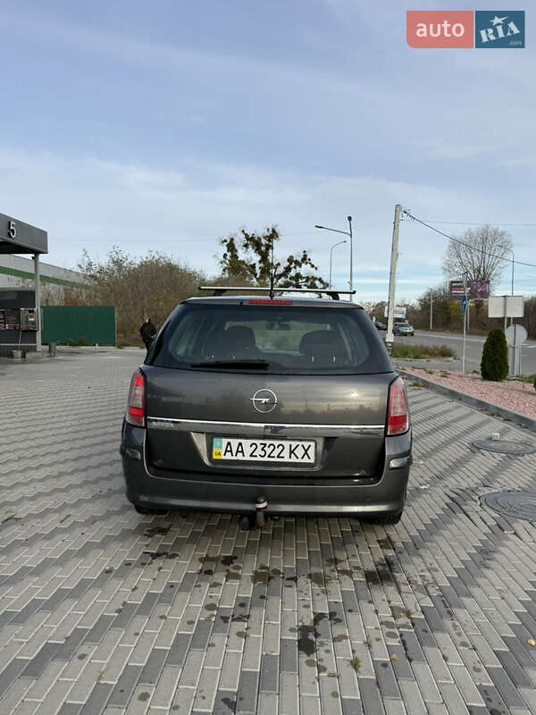 Универсал Opel Astra 2011 в Киеве фото 7 Универсал Opel Astra 2011 в Киеве
