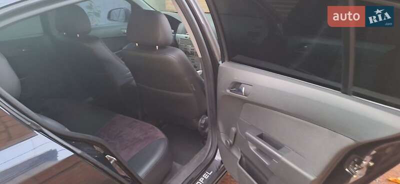 Хэтчбек Opel Astra 2010 в Кропивницком