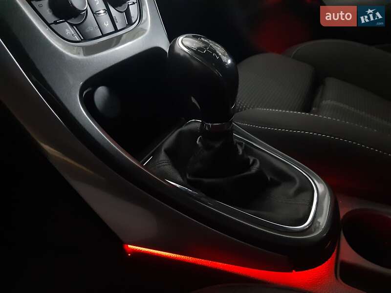 Универсал Opel Astra 2015 в Дрогобыче фото 73 Универсал Opel Astra 2015 в Дрогобыче