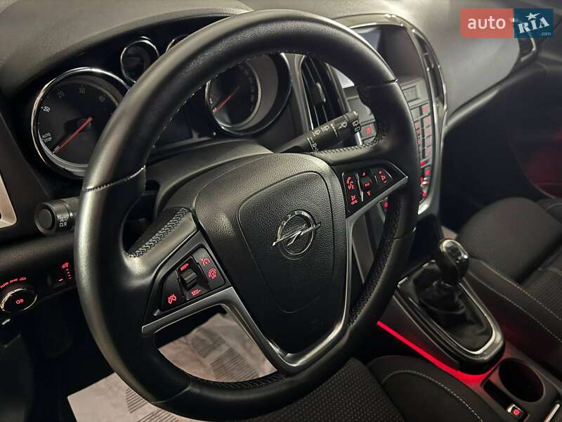 Универсал Opel Astra 2015 в Дрогобыче фото 89 Универсал Opel Astra 2015 в Дрогобыче