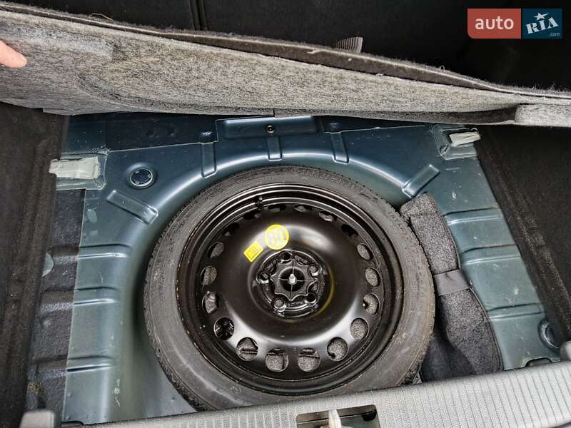 Хэтчбек Opel Astra 2011 в Прилуках