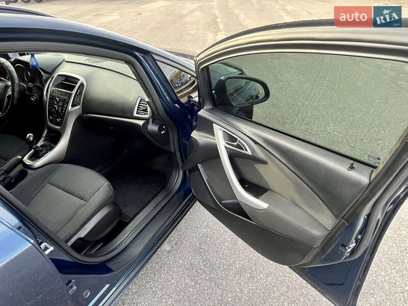 Универсал Opel Astra 2012 в Белой Церкви фото 20 Универсал Opel Astra 2012 в Белой Церкви