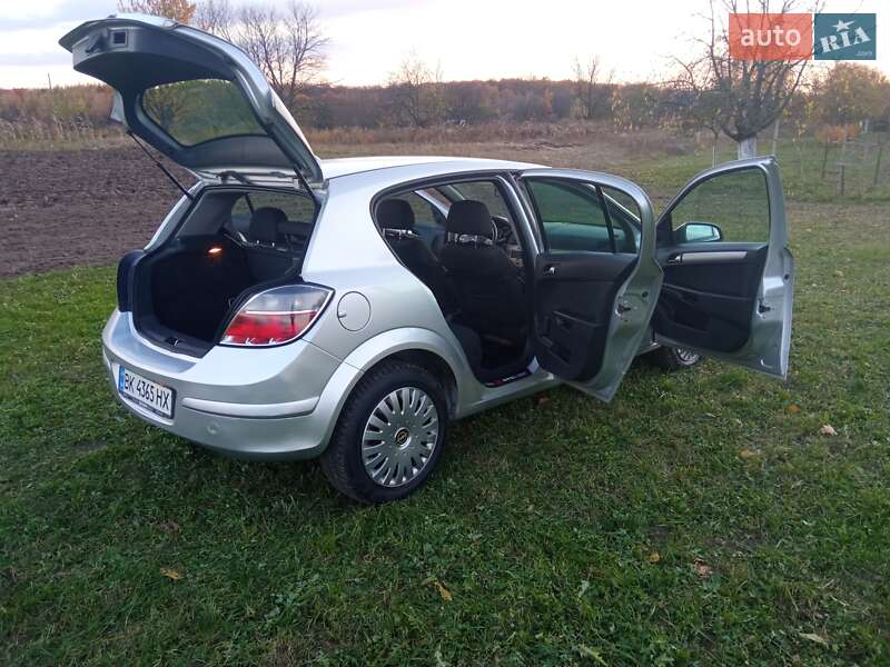 Хэтчбек Opel Astra 2008 в Млинове фото 4 Хэтчбек Opel Astra 2008 в Млинове