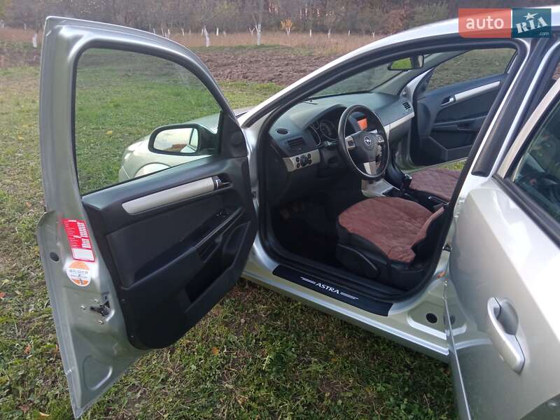Хэтчбек Opel Astra 2008 в Млинове фото 8 Хэтчбек Opel Astra 2008 в Млинове