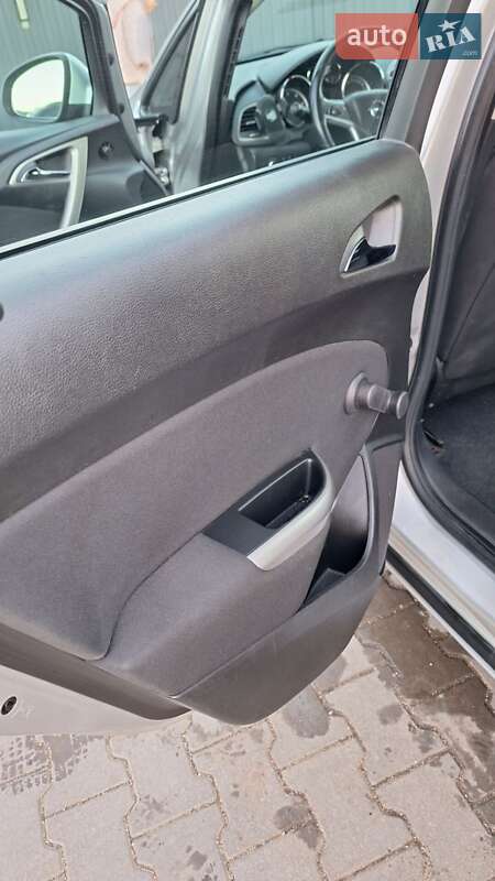 Хэтчбек Opel Astra 2011 в Ярмолинцах