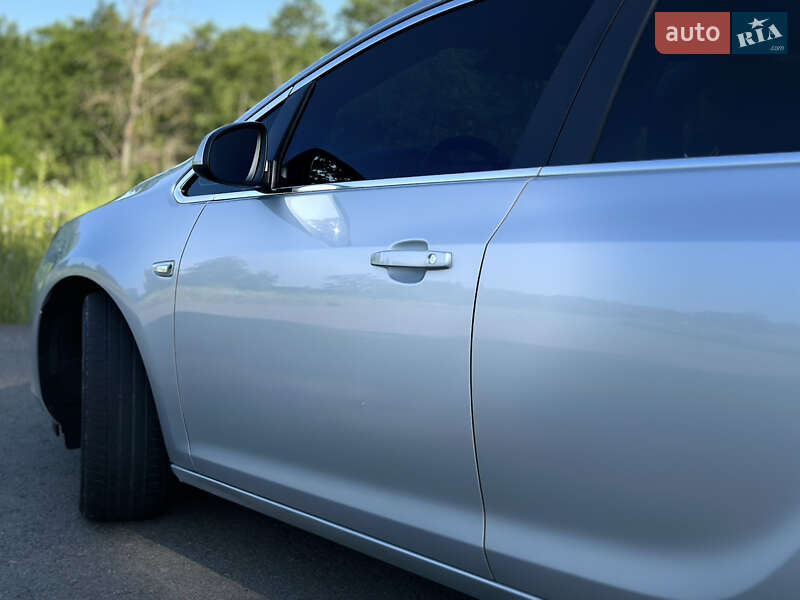 Универсал Opel Astra 2012 в Дрогобыче