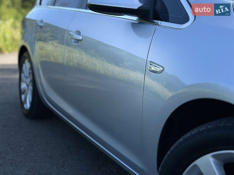 Универсал Opel Astra 2012 в Дрогобыче