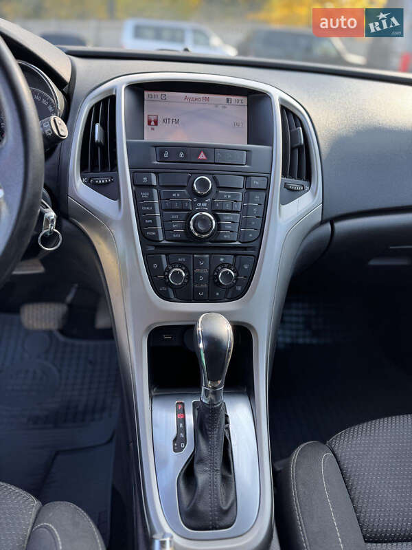 Универсал Opel Astra 2011 в Виннице