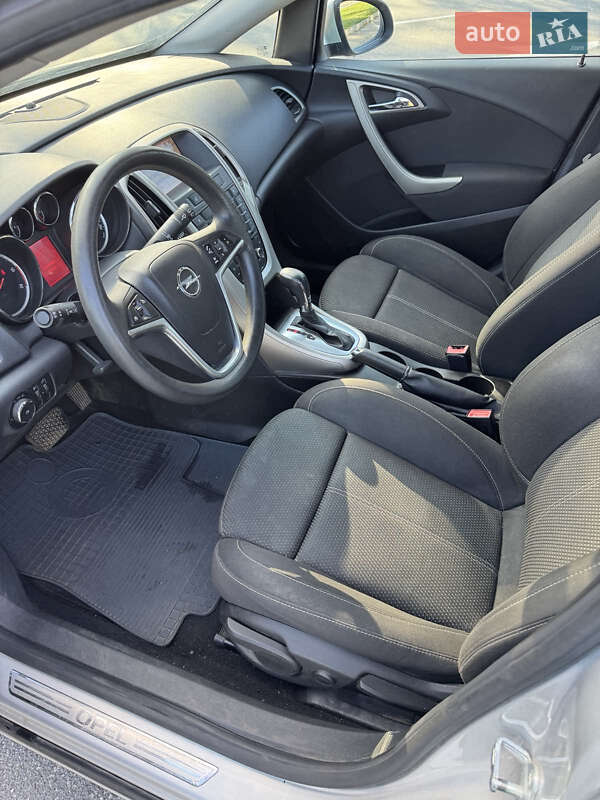 Универсал Opel Astra 2011 в Виннице