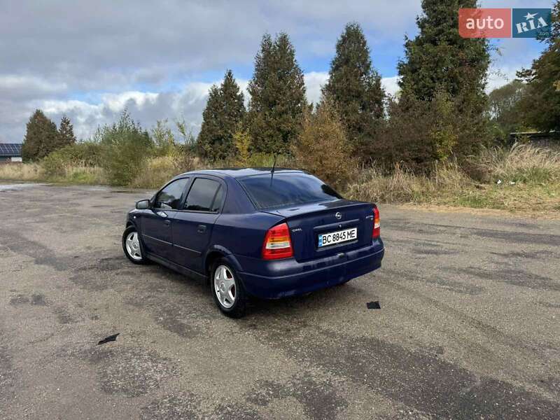 Хэтчбек Opel Astra 2003 в Дрогобыче