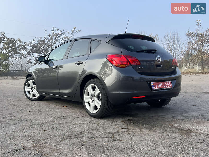 Хэтчбек Opel Astra 2011 в Хороле фото 10 Хэтчбек Opel Astra 2011 в Хороле