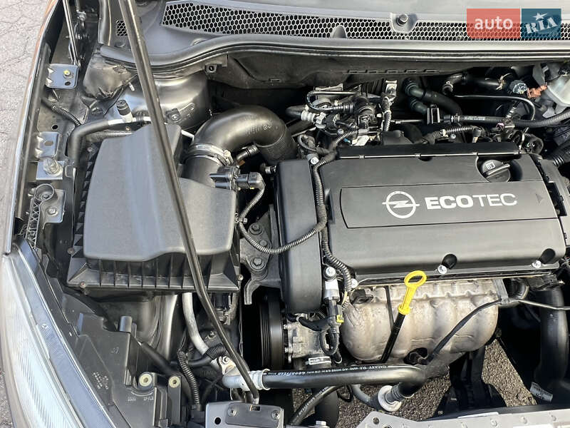 Хэтчбек Opel Astra 2011 в Хороле фото 23 Хэтчбек Opel Astra 2011 в Хороле