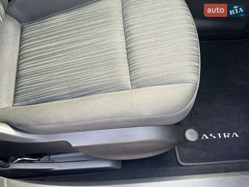 Хэтчбек Opel Astra 2011 в Хороле фото 26 Хэтчбек Opel Astra 2011 в Хороле