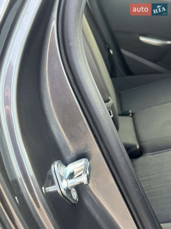 Хэтчбек Opel Astra 2011 в Хороле фото 32 Хэтчбек Opel Astra 2011 в Хороле