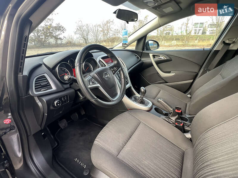 Хэтчбек Opel Astra 2011 в Хороле фото 47 Хэтчбек Opel Astra 2011 в Хороле