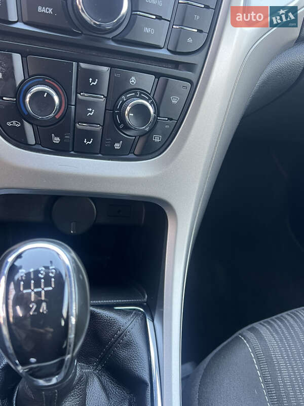 Хэтчбек Opel Astra 2011 в Хороле фото 72 Хэтчбек Opel Astra 2011 в Хороле