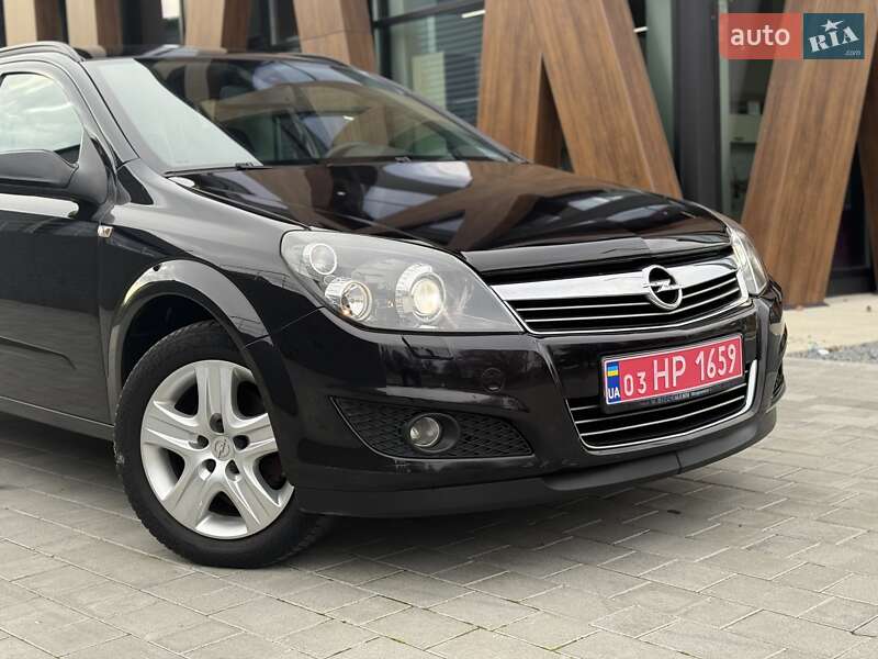 Универсал Opel Astra 2008 в Луцке