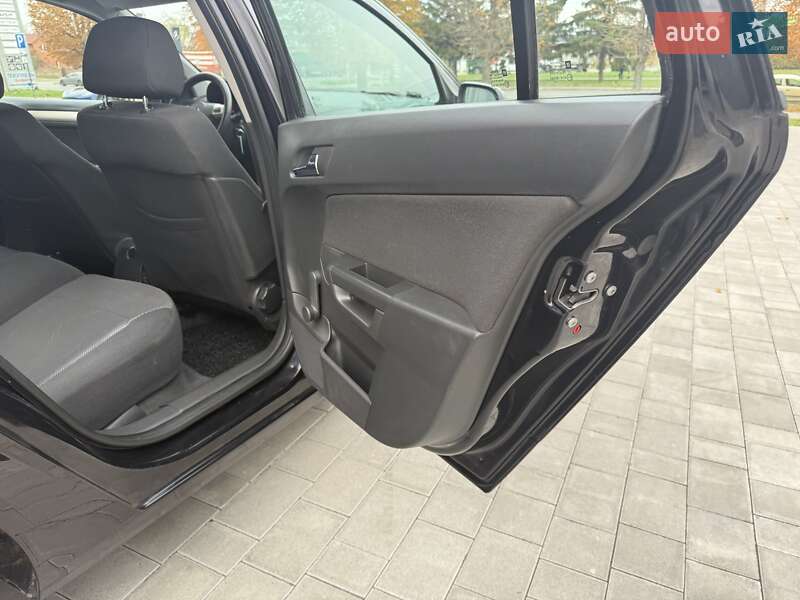 Универсал Opel Astra 2008 в Луцке