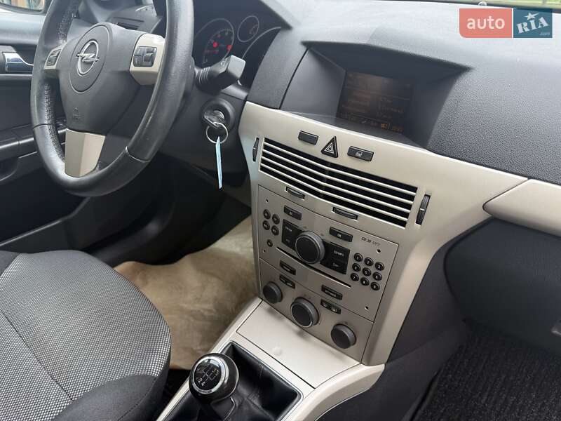 Универсал Opel Astra 2008 в Луцке