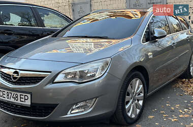 Універсал Opel Astra 2011 в Чернівцях