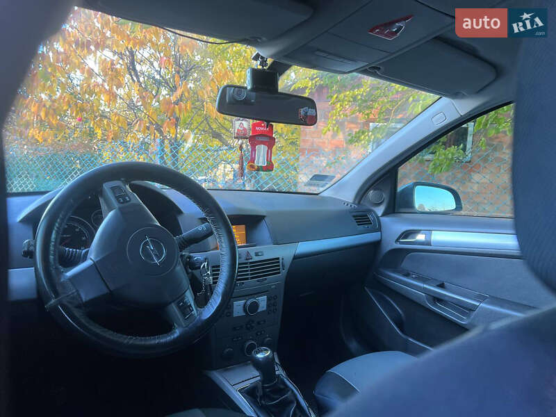 Универсал Opel Astra 2005 в Луцке