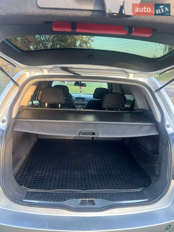 Универсал Opel Astra 2005 в Луцке