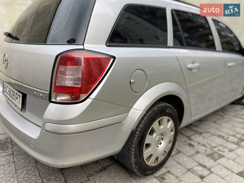 Универсал Opel Astra 2009 в Львове