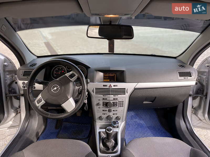 Универсал Opel Astra 2009 в Львове